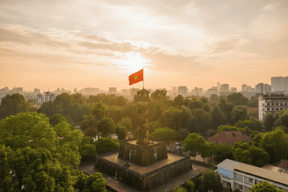 Khuôn viên xung quanh Cột cờ Hà Nội